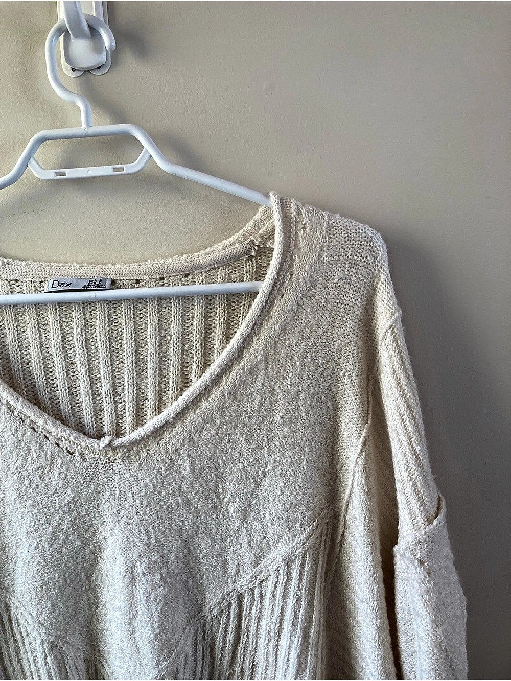 Dex V-Neck Knit Sweater in Cream - Size Small NWT